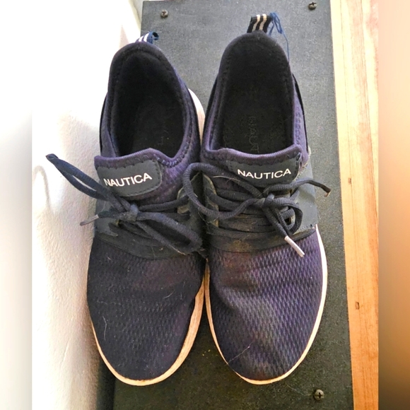 Nautica slip on sneakers - Picture 3 of 5